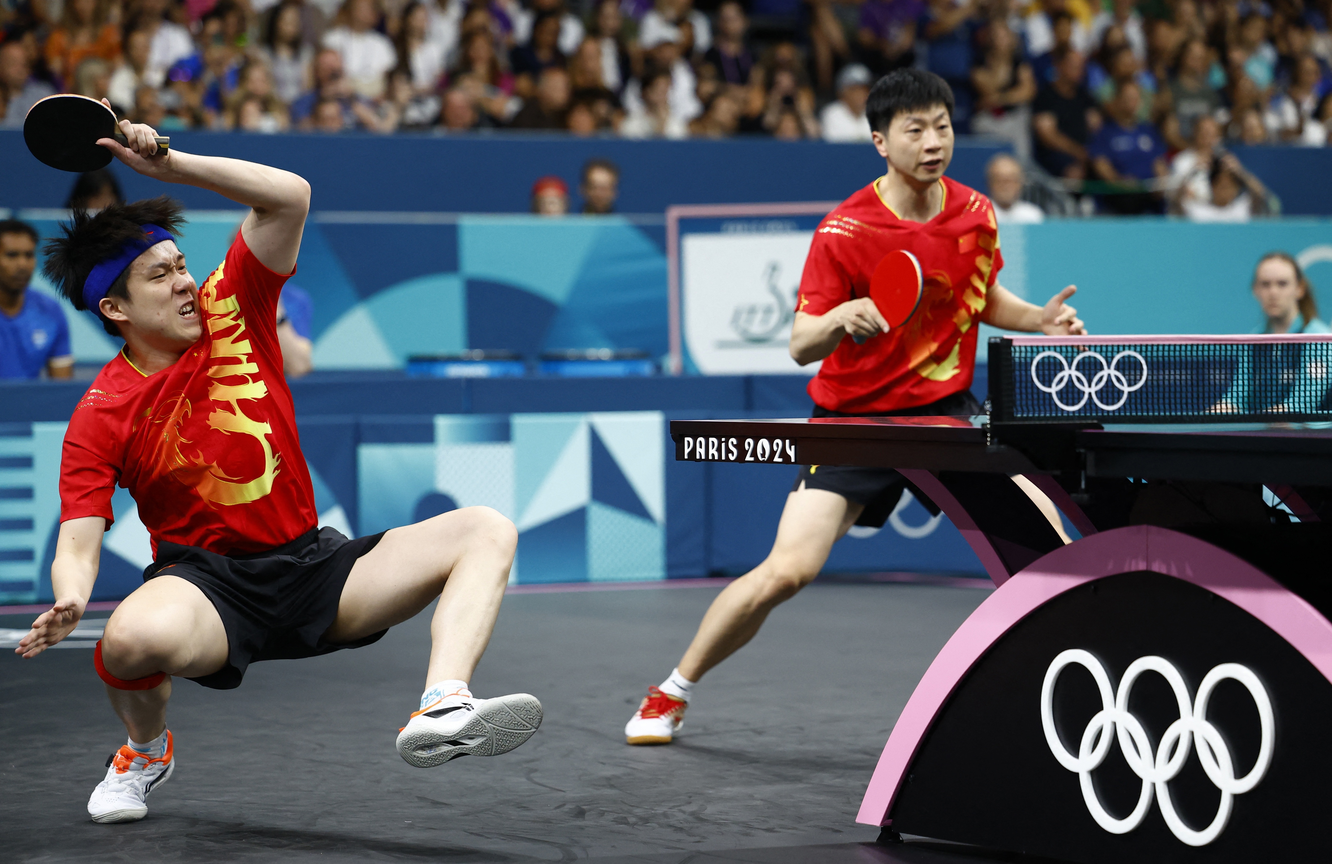 德国队完胜法国队，马龙点燃赛场