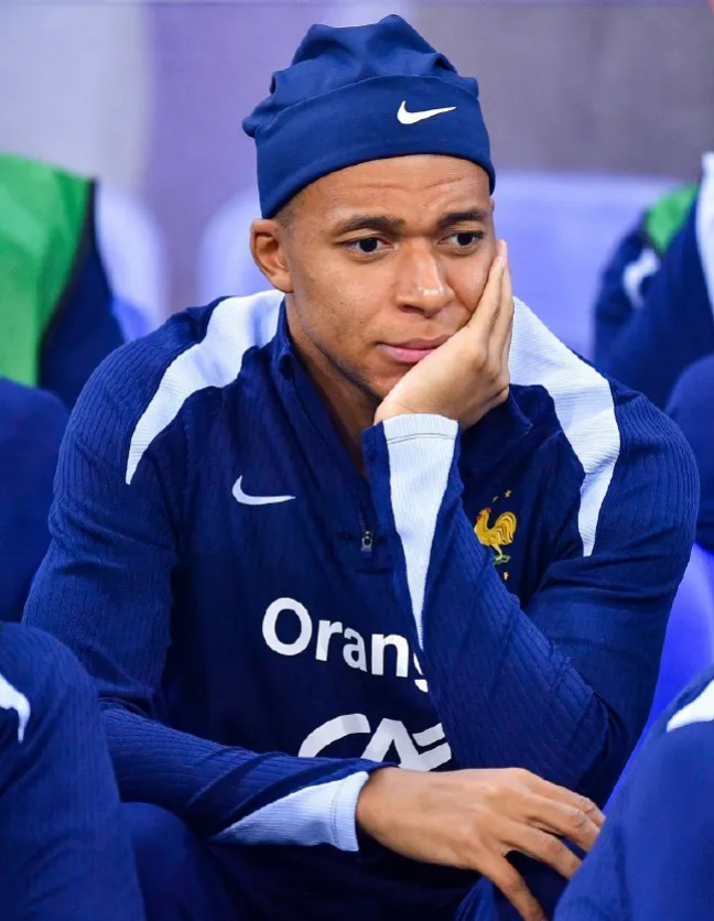 葡萄牙碾压荷兰，姆巴佩惊艳四座