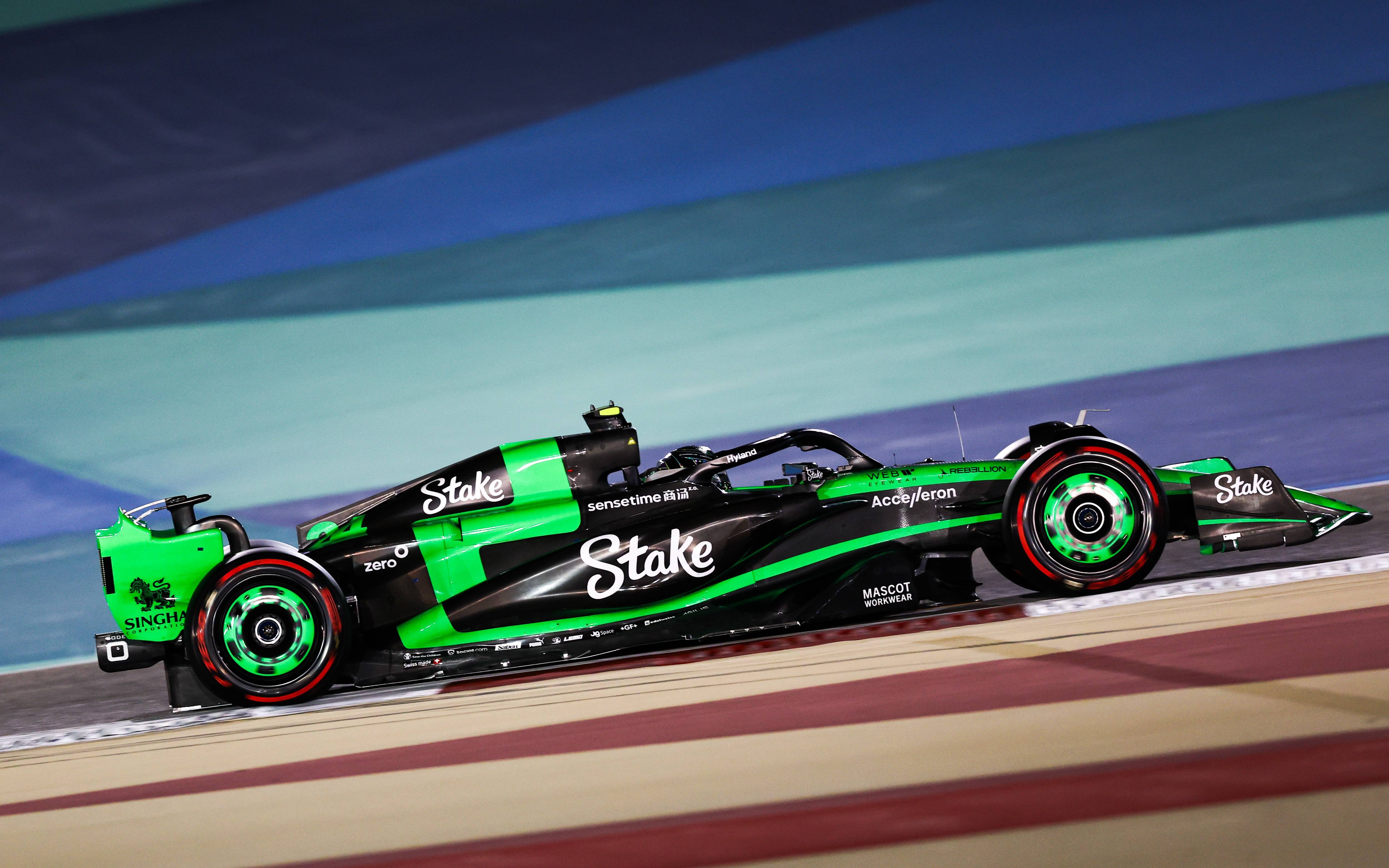 索伯车队碾压红牛车队，塞恩斯刷新纪录