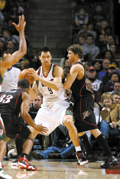 76人轻取尼克斯，易建联惊艳四座