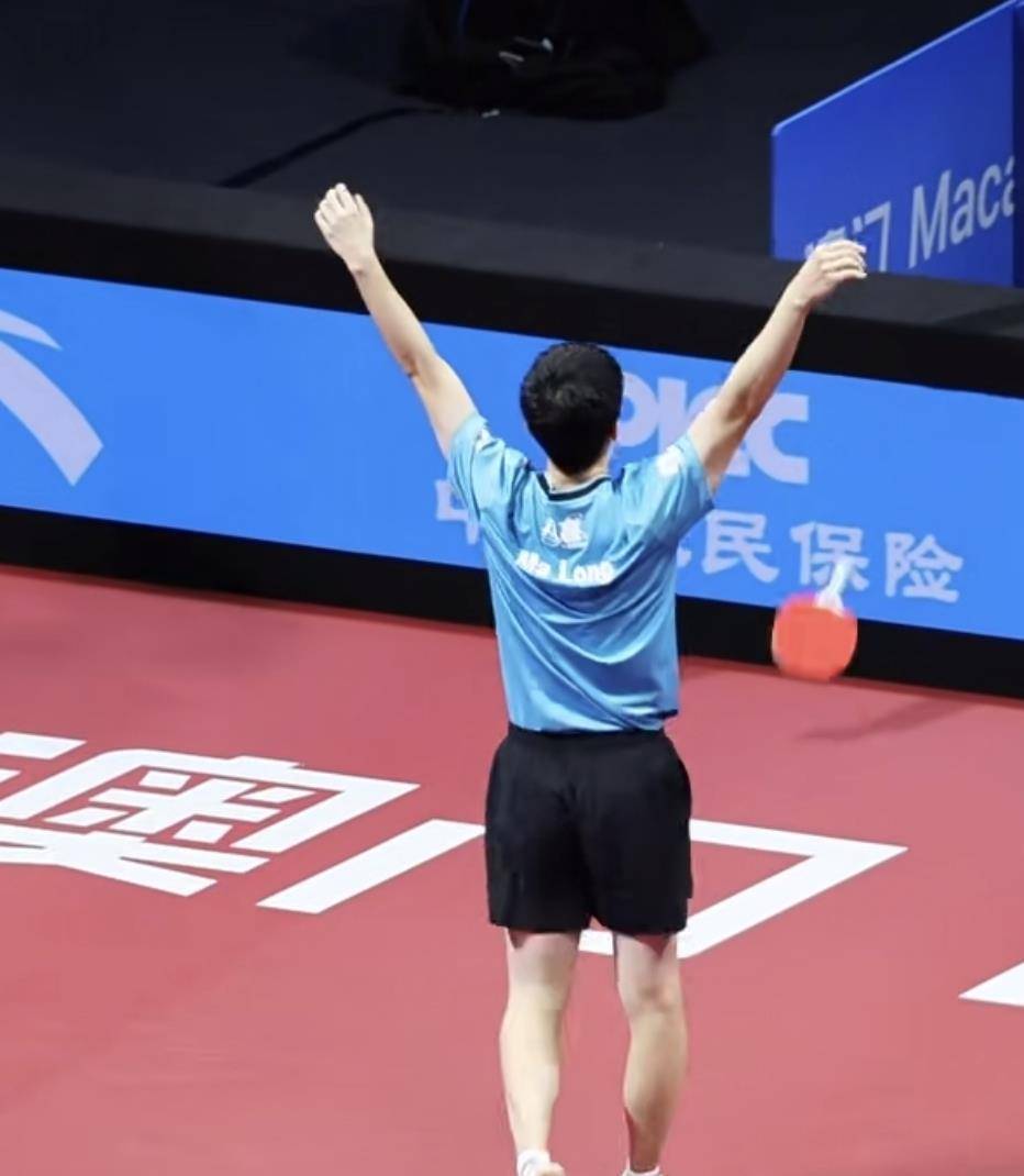 中国队险胜日本队,马龙带队取胜 中国队险胜日本队,马龙带队取胜