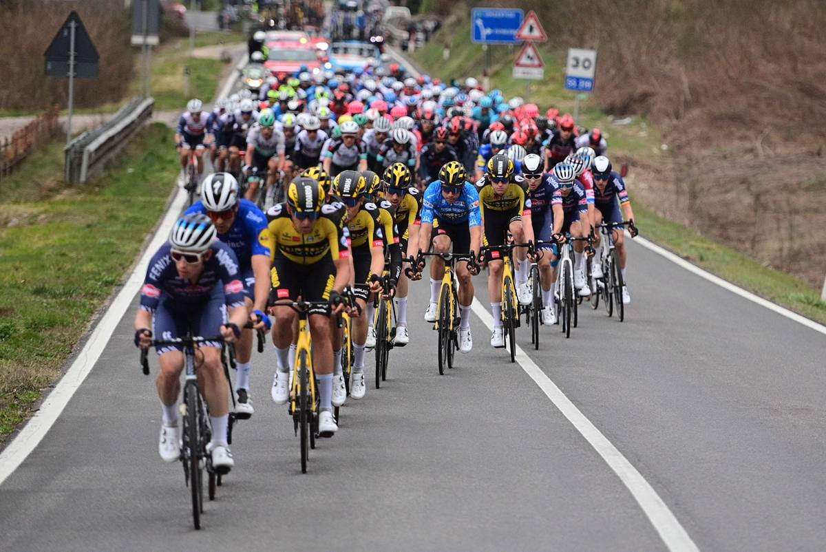 索伯车队绝杀红牛二队，拉塞尔统治全场