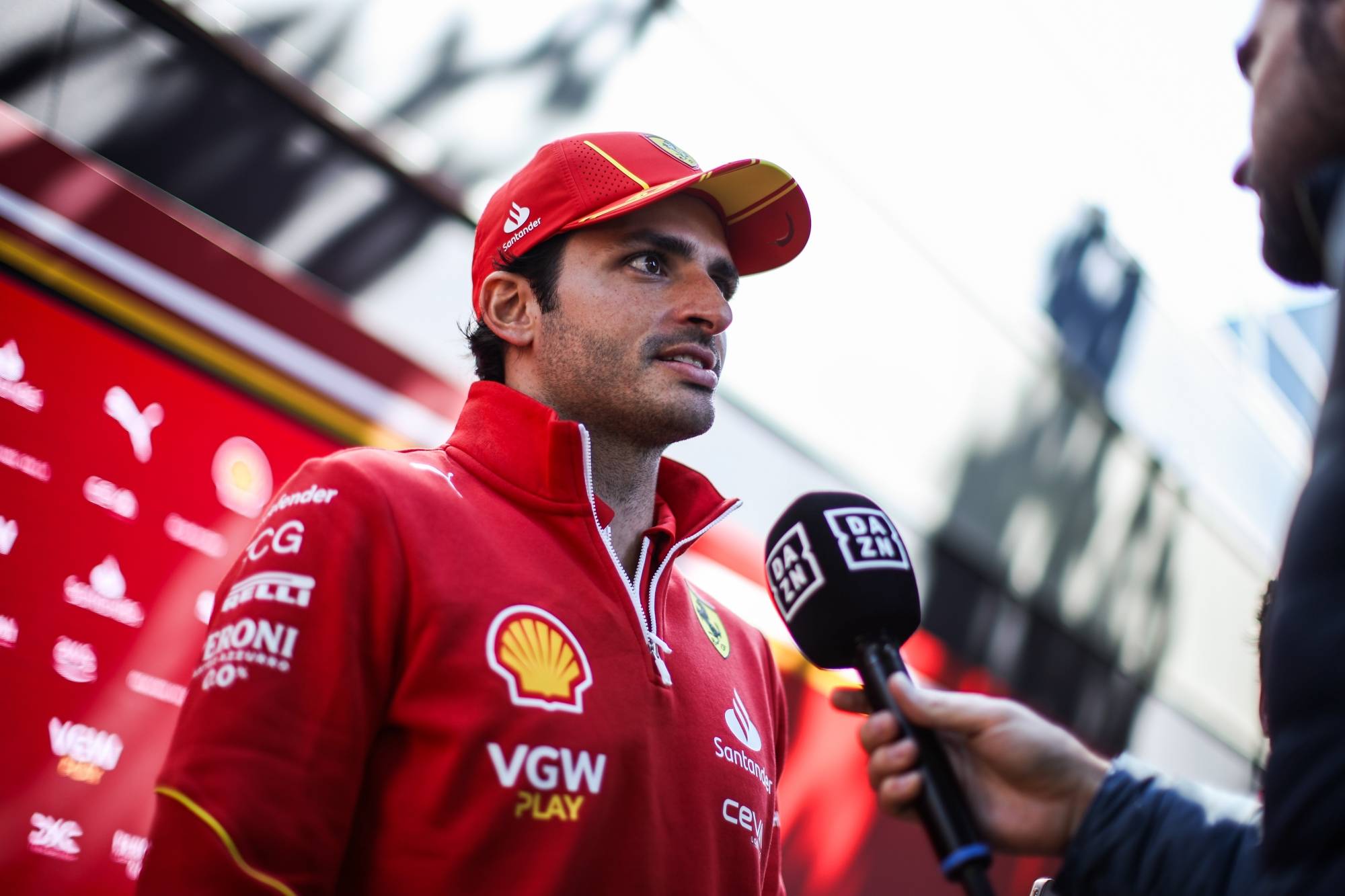 雷诺车队碾压红牛车队，汉密尔顿关键制胜