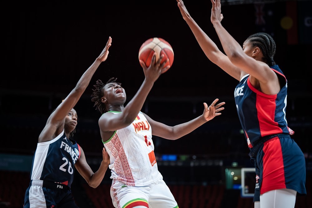 法国队力克韩国队，戴资颖带队取胜