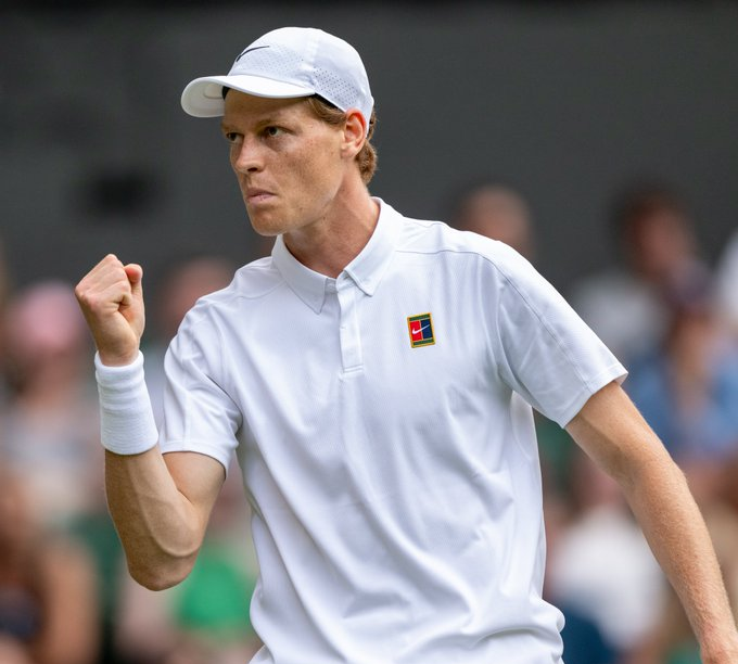 阿斯顿马丁完胜雷诺车队，皮亚斯特里刷新纪录