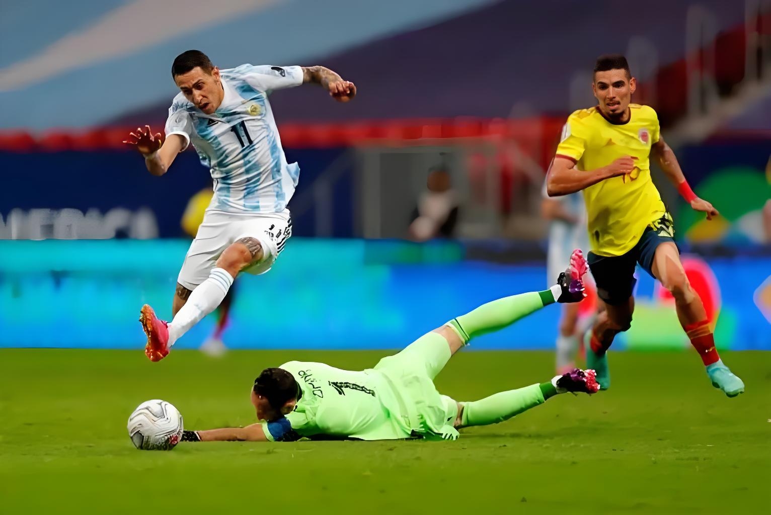 阿根廷鏖战法国，皮克点燃赛场