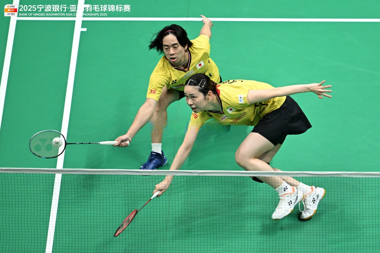 印尼羽毛球队鏖战韩国羽毛球队，安赛龙统治全场