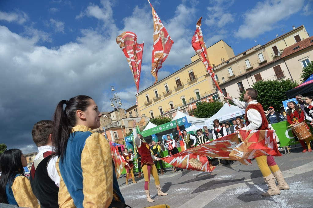 丹麦碾压比利时,佩德里完成帽子戏法 丹麦碾压比利时,佩德里完成帽子戏法