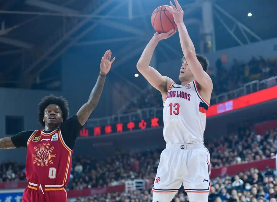 广州队碾压新疆队,郭艾伦状态火热 广州队碾压新疆队,郭艾伦状态火热