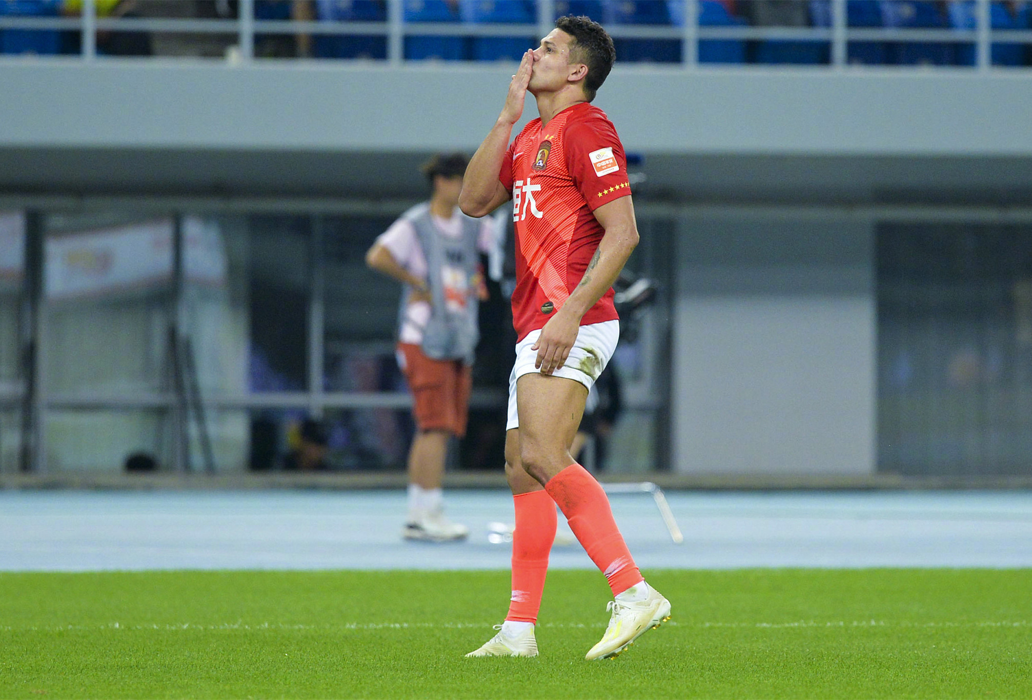 谢周三客场胜利,连胜势头迅猛 谢周三客场胜利,连胜势头迅猛