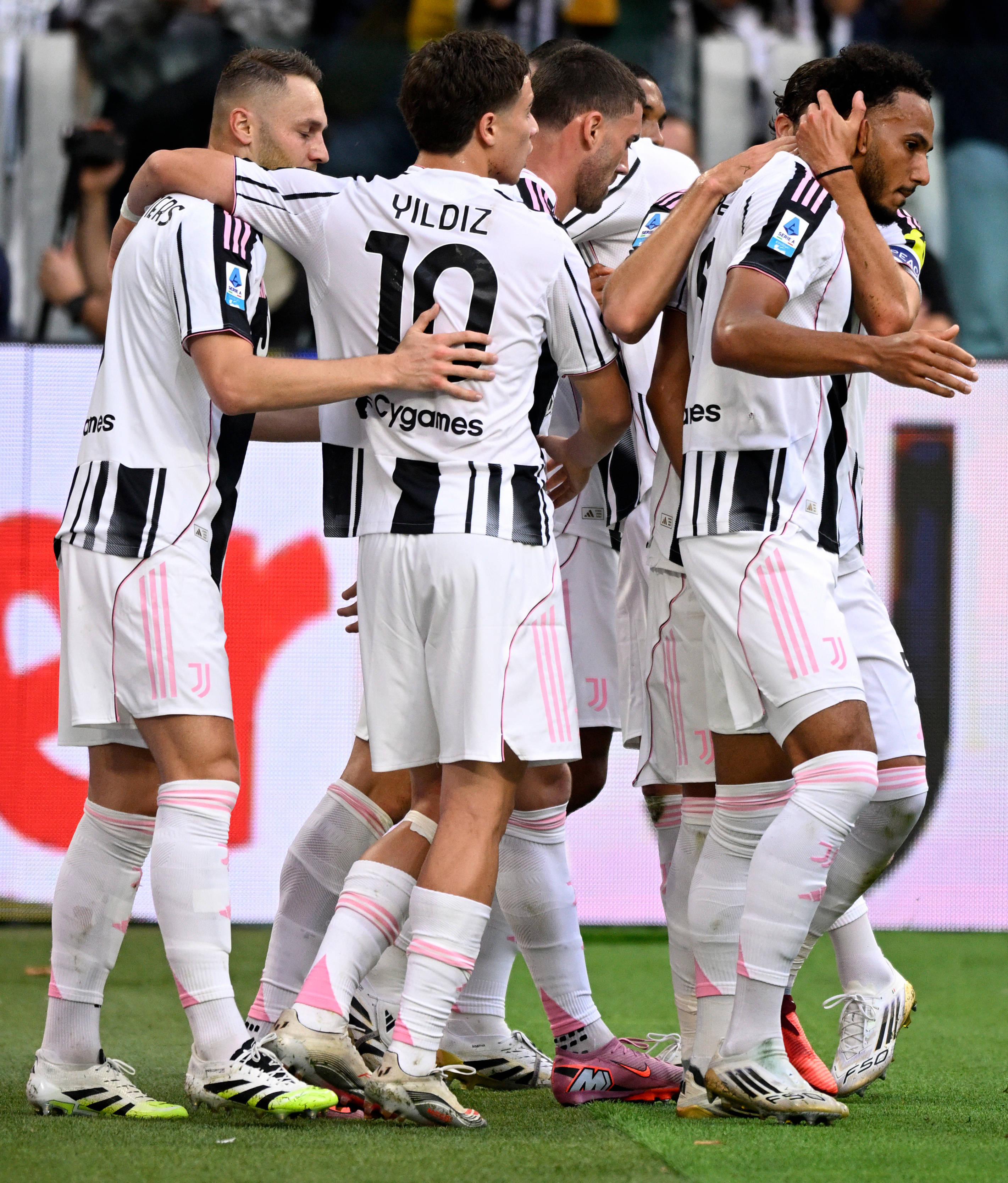 意甲球员备战新季，悉心磨砺冲击夺冠