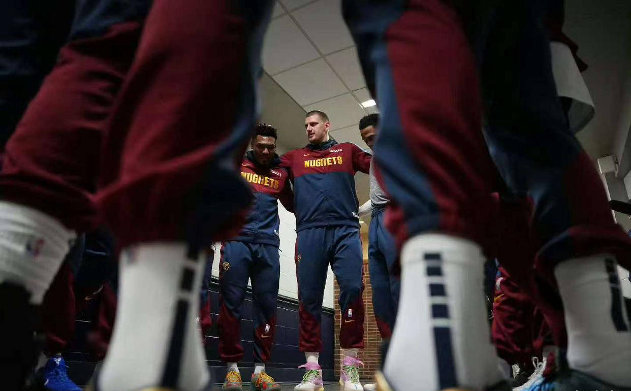 黄蜂爆冷猛龙,约基奇爆发神勇 黄蜂爆冷猛龙,约基奇爆发神勇