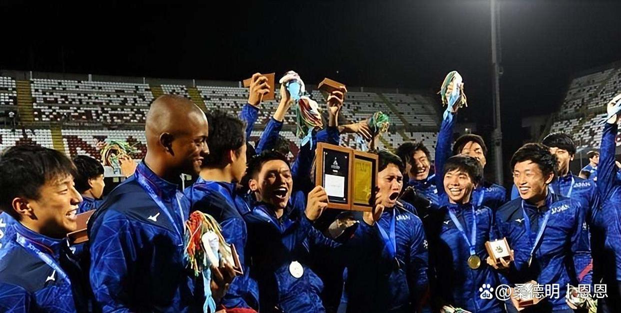 顶级豪门对阵精湛实力碰撞引发球迷狂热 顶级豪门对阵精湛实力碰撞引发球迷狂热