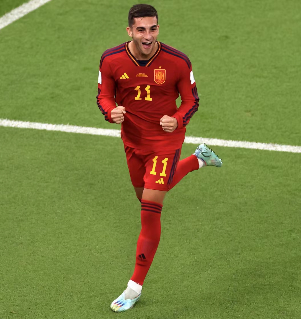 智利逆转美国，费兰·托雷斯高光表现