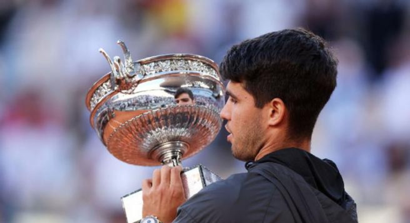 年终总决赛险胜澳网,阿尔卡拉斯惊艳四座 年终总决赛险胜澳网,阿尔卡拉斯惊艳四座