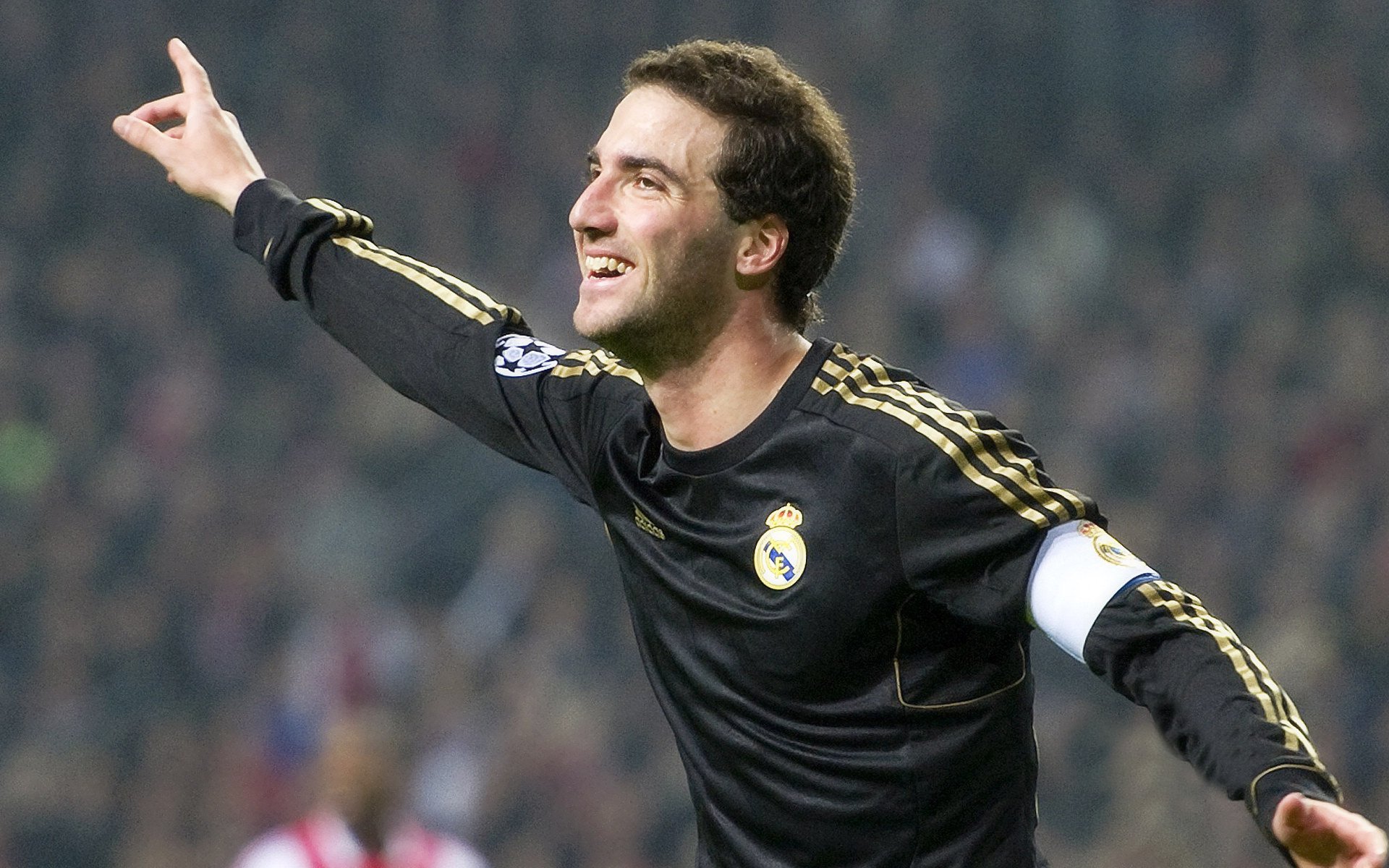 巴拉圭一波流击沉银河战舰，孙兴慜末节封神接管比赛