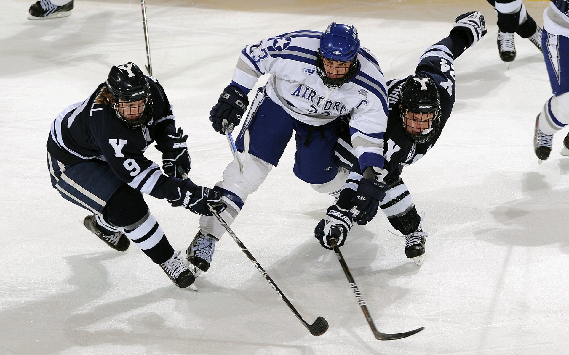 北非风暴席卷圣西罗，阿尔及利亚军团全面压制AC米兰，法比尼奥中场证道之战